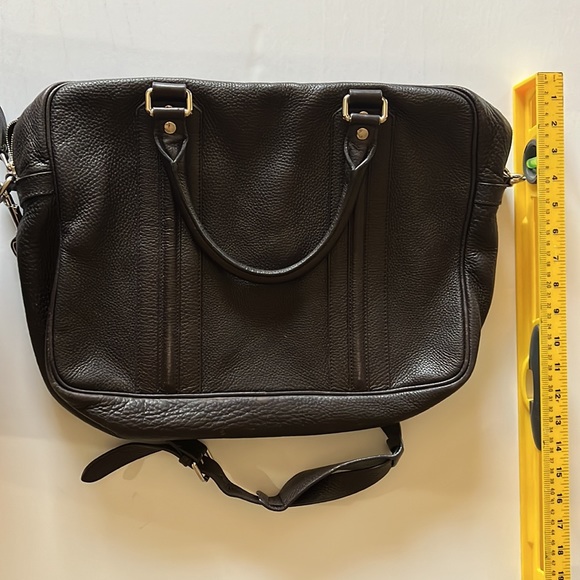 Used Gucci messenger bag, it’s authentic been in storage has mild normal wear - Picture 5 of 6